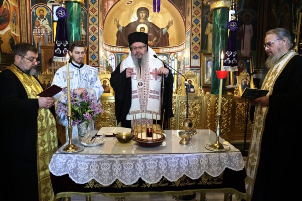efcheleo-sto-parekklisi-tou-genikou
