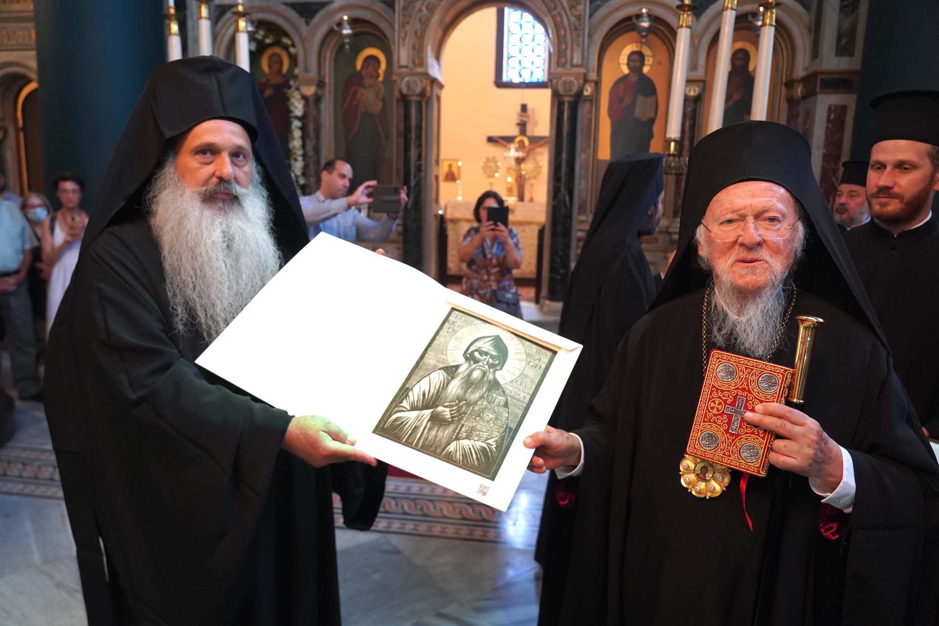 egkardia-sinantisi-tou-ik.-patriarchi Εγκάρδια συνάντηση του Οικ. Πατριάρχη με τον Μητροπολίτη Σταγών και Μετεώρων Θεόκλητο