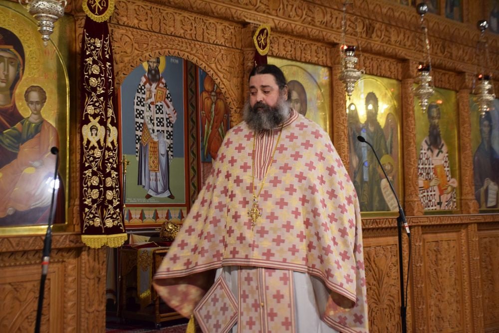 ekd-2 Εδάκρυσεν ο π. Βαρθολομαίος Δουσικιώτης στην επιστροφή του στον Άγιο Αθανάσιο Μπάρας