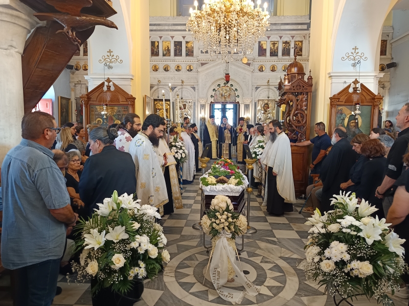 ekdimia-presviteras-stin-paro Εκδημία Πρεσβυτέρας στην Πάρο