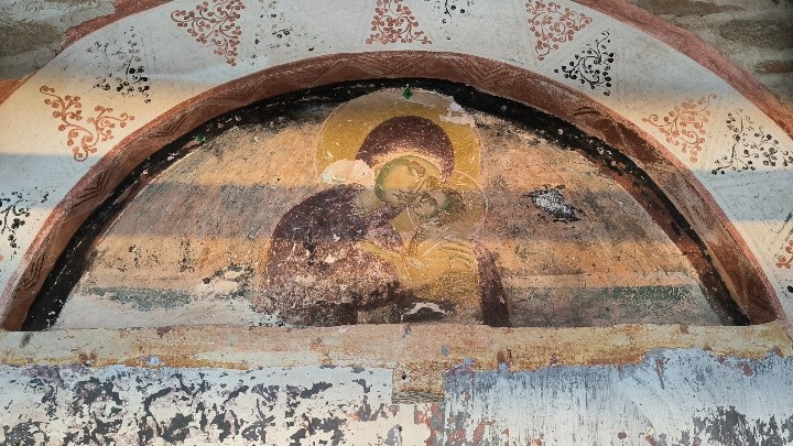 ellines-vizantinologi-sinergazonte-gia-tin