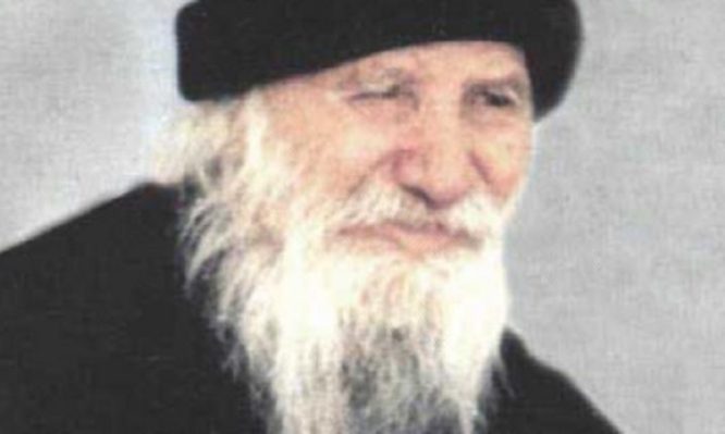 Ένας «αναρχικός» στον Άγιο Πορφύριο (Βίντεο)