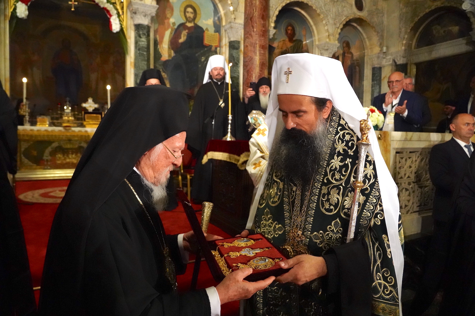 enthronistike-o-neos-patriarchis-voulgarias Ενθρονίστηκε ο νέος Πατριάρχης Βουλγαρίας Δανιήλ