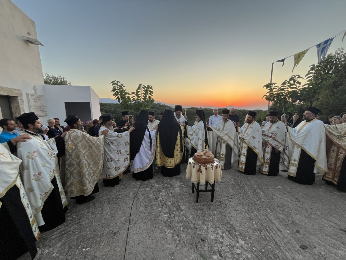 eortios-Αrchieratikos-esperinos-sto-iero Εόρτιος Αρχιερατικός Εσπερινός στο Ιερό Μετόχιο Αγίου Παύλου Γάλλου