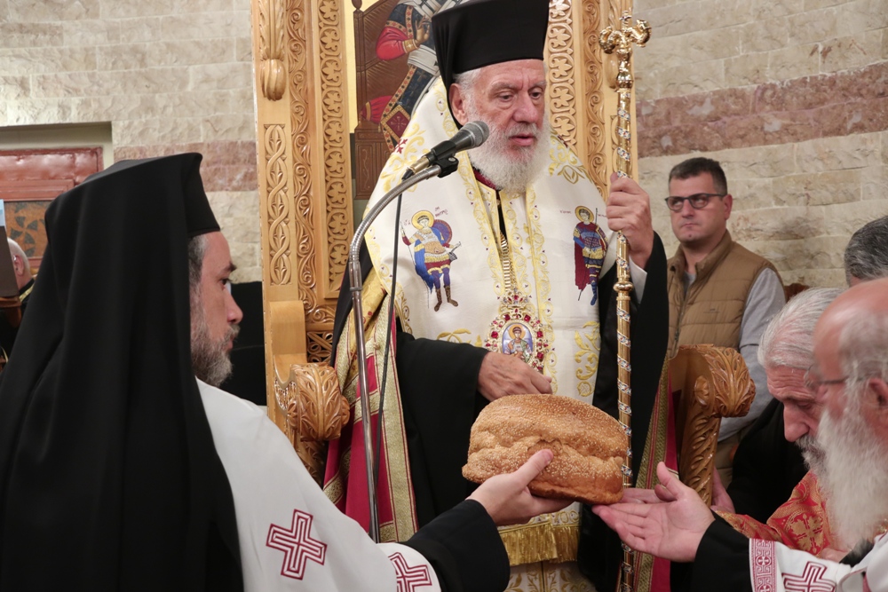 Εόρτιος Εσπερινός στον Ναό Αγίου Δημητρίου από τον Μητροπολίτη Σύρου (ΦΩΤΟ)
