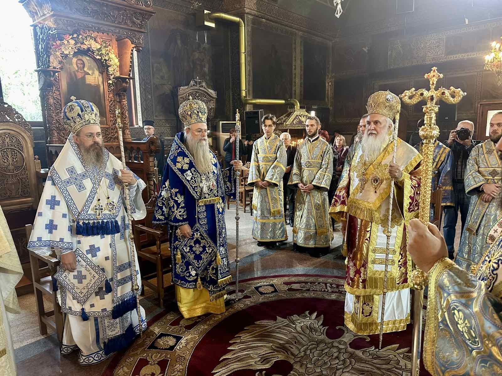 episkepsi-stin-voulgariki-ekklisia-ke Επίσκεψη στην Βουλγαρική Εκκλησία και παραχώρηση Λειψάνου του Αγ. Ευθυμίου Πατριάρχου Τυρνόβου