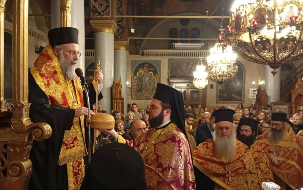 esperinos-pros-timin-ton-trion Εσπερινός προς τιμήν των Τριών Ιεραρχών στην Ιερά Μητρόπολη Τρίκκης (ΦΩΤΟ)