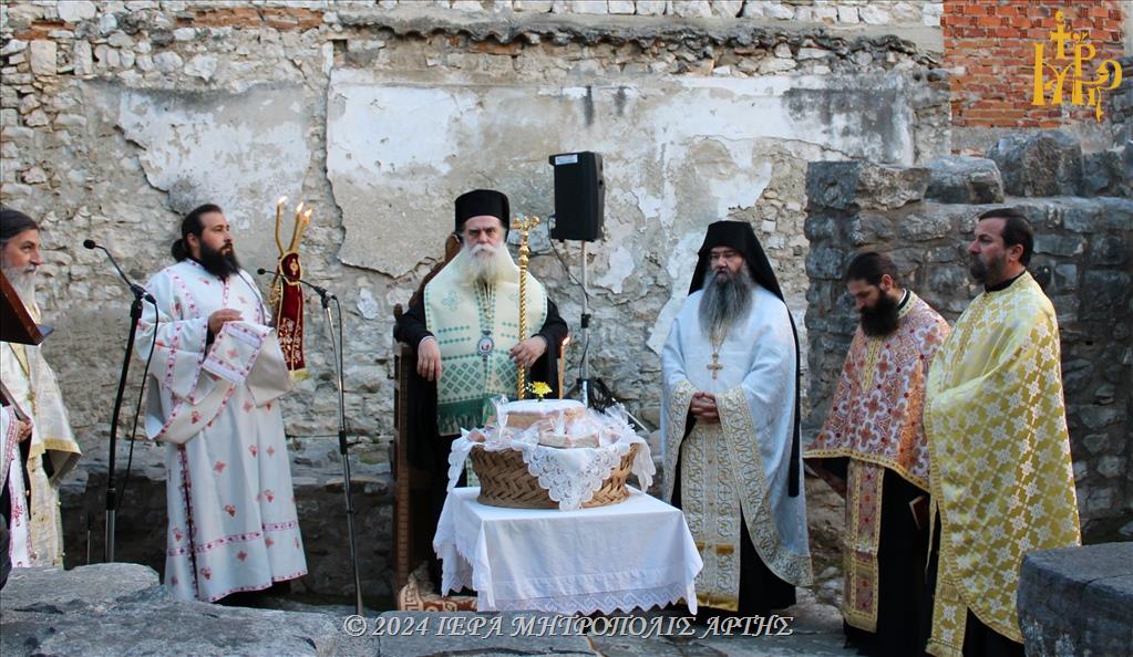 Εσπερινός του Ευαγγελιστού Λουκά στην Μητρόπολη Άρτης