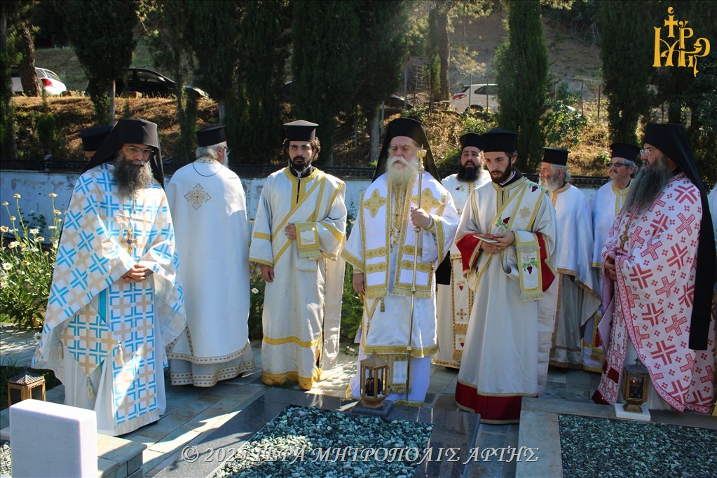 etisio-mnimosino-tis-gerontissas-theoklitis