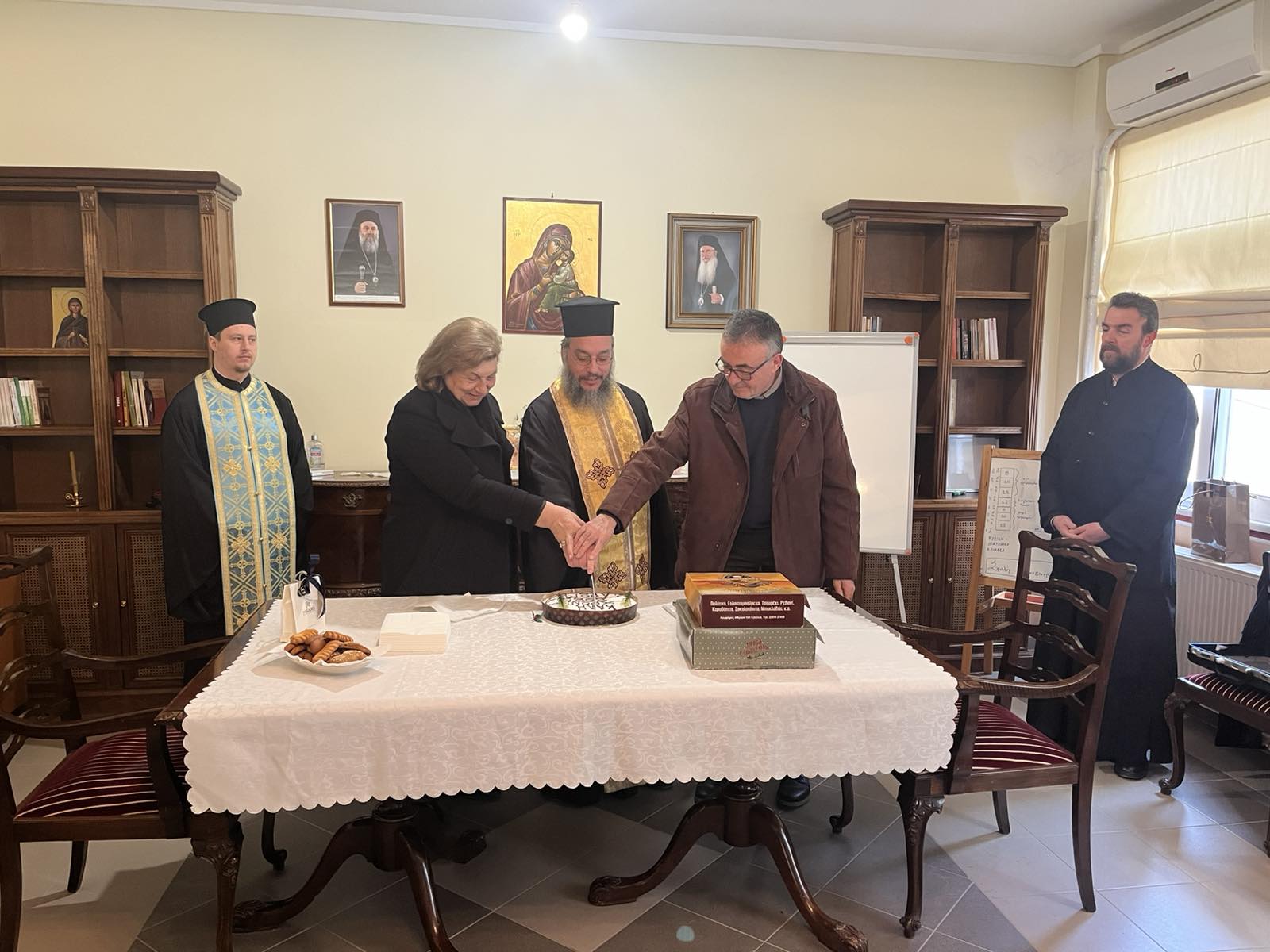 evlogia-vasilopitas-organismou-kinonikon-domon Ευλογία βασιλόπιτας Οργανισμού Κοινωνικών Δομών της Μητροπόλεως “ΑΡΩΓΗ”