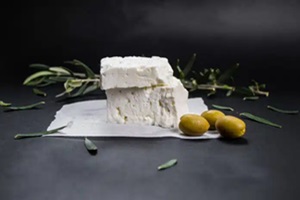 Φέτα: Κίνδυνος για τις εξαγωγές εάν εφαρμοστεί εμβολιασμός για την αντιμετώπιση της ευλογιάς των αιγοπροβάτων