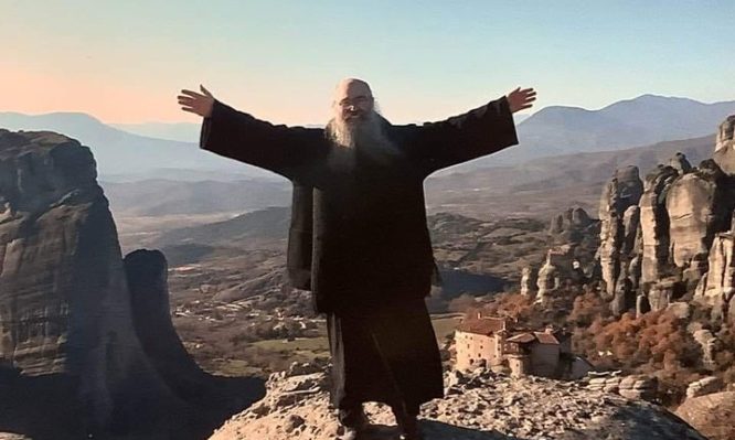 Γέρων Εφραίμ: Σε κάθε Θεία Λειτουργία