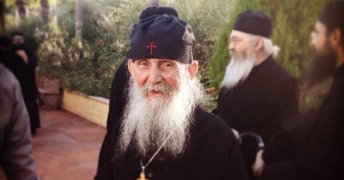 Γέρων Εφραίμ: Θα μάθουμε τον Χριστό προσευχόμενοι με τον Χριστό (Βίντεο)