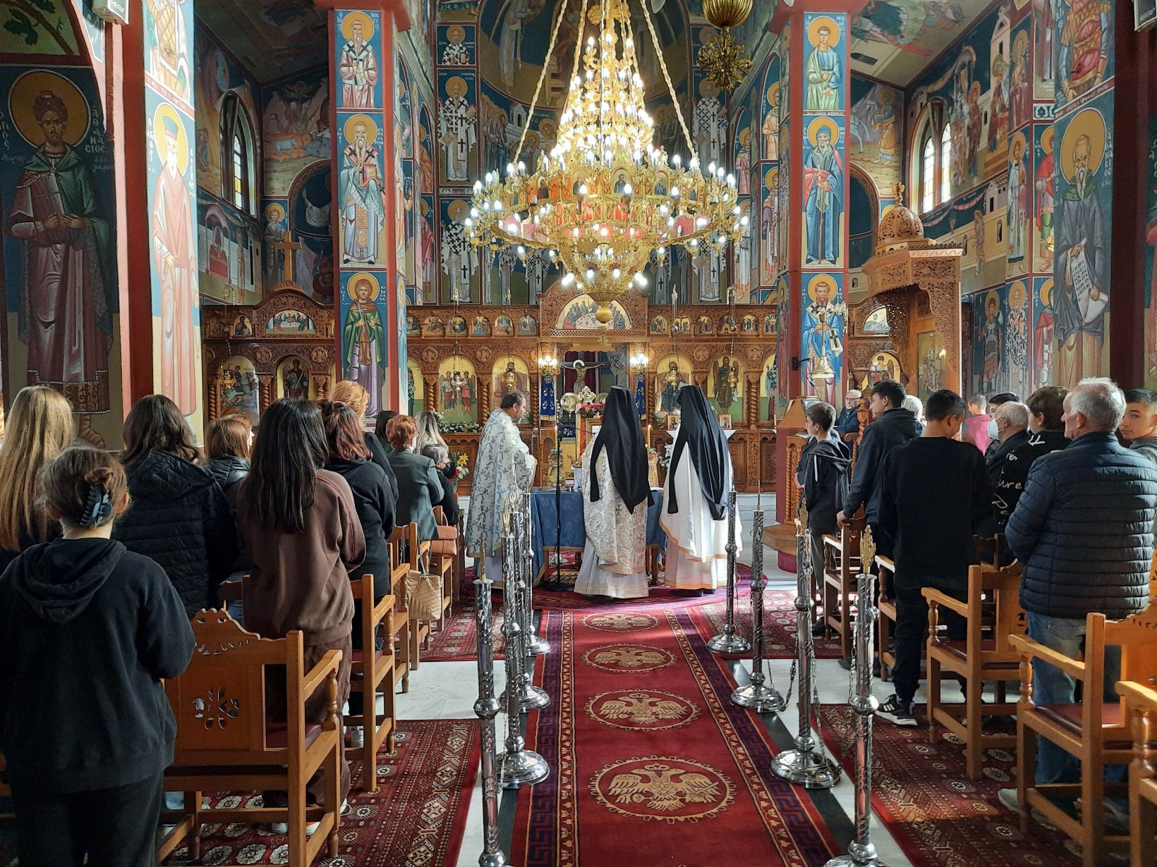 Γι’ αυτό τον λόγο τηρούμε σιωπή εντός του ναου (Βίντεο)