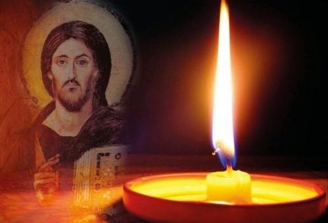 Γιατί ανάβουμε κεριά μπροστά στις Εικόνες;