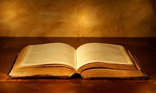 Holy-bible-bokk2 Οι «προοδευτικές» δράσεις του θεολογικού Συνδέσμου «Καιρός» και της Ένωσης Αθέων