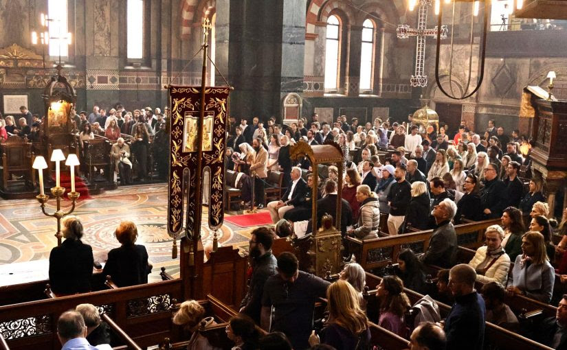 i-ellinorthodoxi-omogenia-tou-londinou Η Ελληνορθόδοξη Ομογένεια του Λονδίνου γιόρτασε την Πεντηκοστή 2025