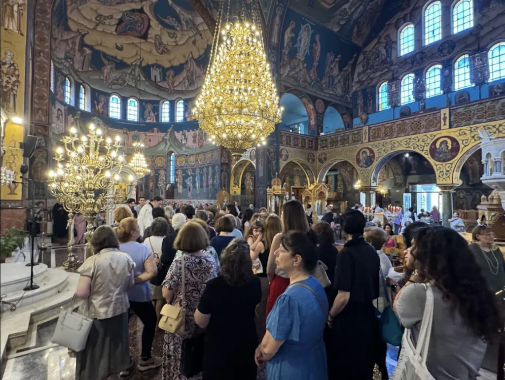 i-eorti-tis-pentikostis-sti Η εορτή της Πεντηκοστής στη Ν. Ιωνία (ΦΩΤΟ)