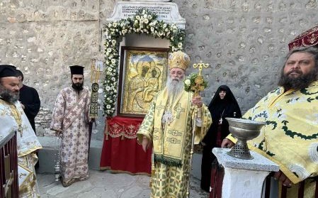 Η Ύψωση του Τιμίου Σταυρού στην Ιερά Μονή Εικοσιφοινίσσης