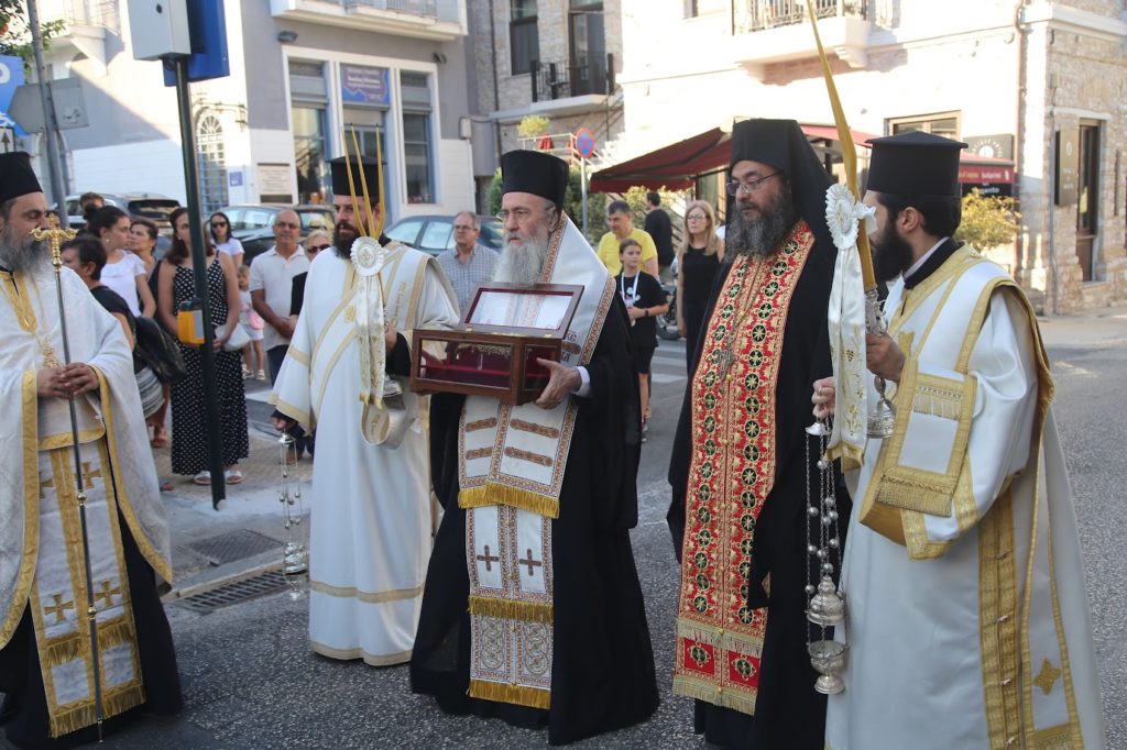 i-nafpaktos-timise-tous-agious Η Ναύπακτος τίμησε τους αγίους Μητροπολίτες της