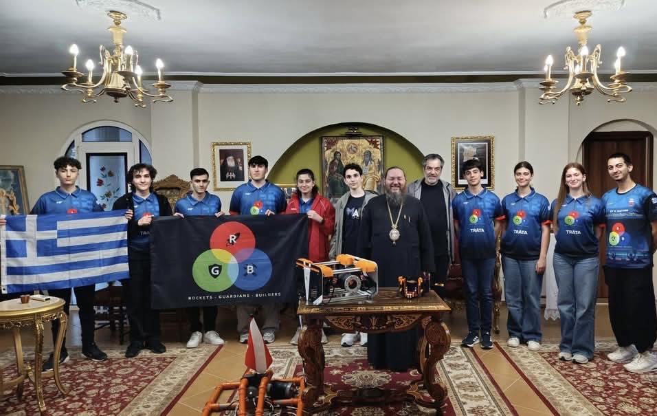 i-omada-rompotikis-RGB-parousiase Η ομάδα ρομποτικής RGB παρουσίασε το υβριδικό ρομπότ στον Μητροπολίτη Κιλκισίου