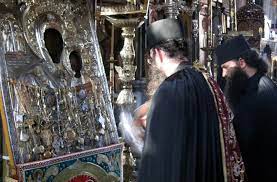 i-panagia-mas-thimiatize-sti Η Παναγία μας θυμιάτιζε στη Λαύρα