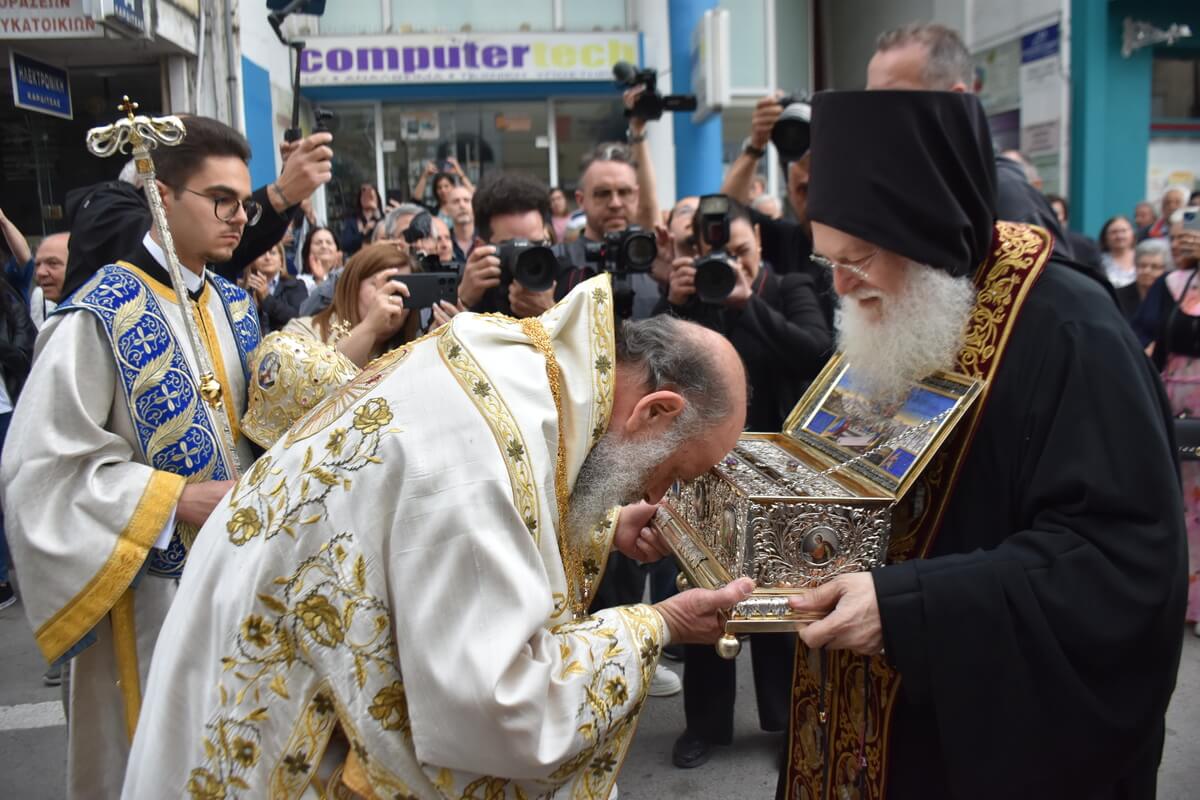 i-poli-tis-karditsis-klini Η πόλη της Καρδίτσης κλίνει ευλαβώς γόνυ ενώπιον της Αγίας Ζώνης της Υπεραγίας Θεοτόκου
