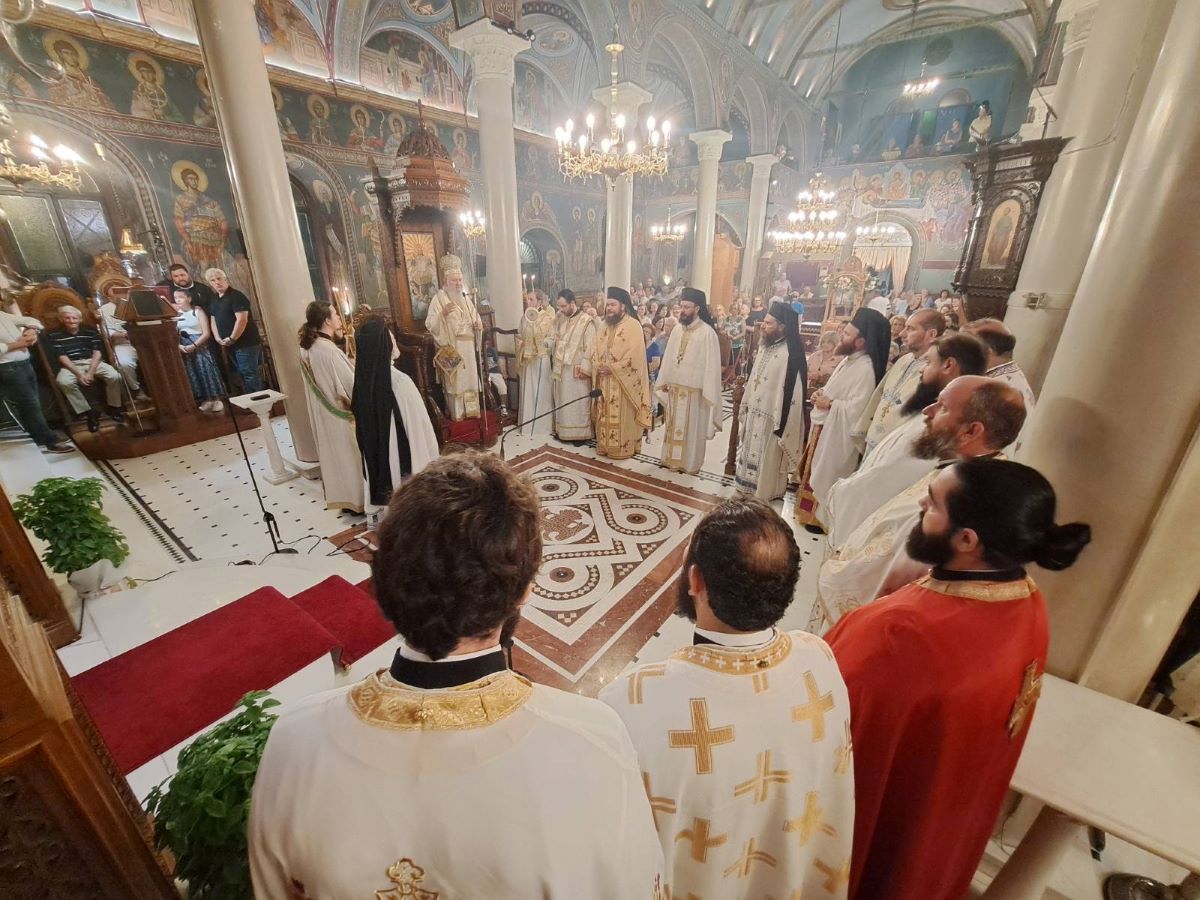 Η Πολιούχος Αγία της Χαλκίδος στο θρονί της και χειροτονία Πρεσβυτέρου