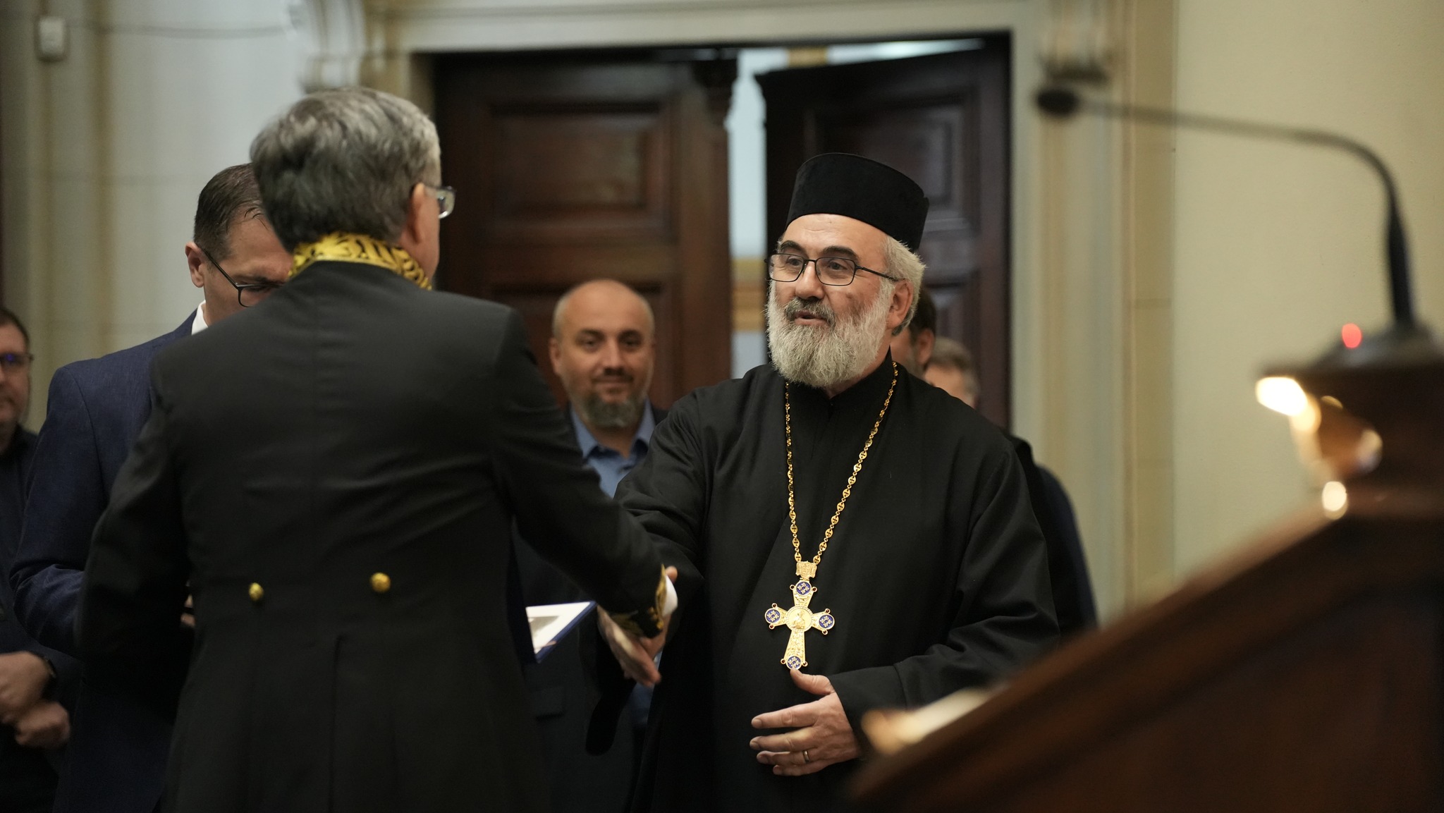 i-roumaniki-Αkadimia-vravefse-tin Η Ρουμανική Ακαδημία βράβευσε την Καινή Διαθήκη που εκδόθηκε με στήριξη της Ι.Μ.Μ. Βατοπαιδίου