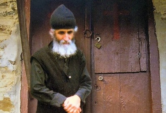 “Η σημερινή νεολαία, αν και έχει ιδανικά, στερείται προτύπων και έχει χαθεί”