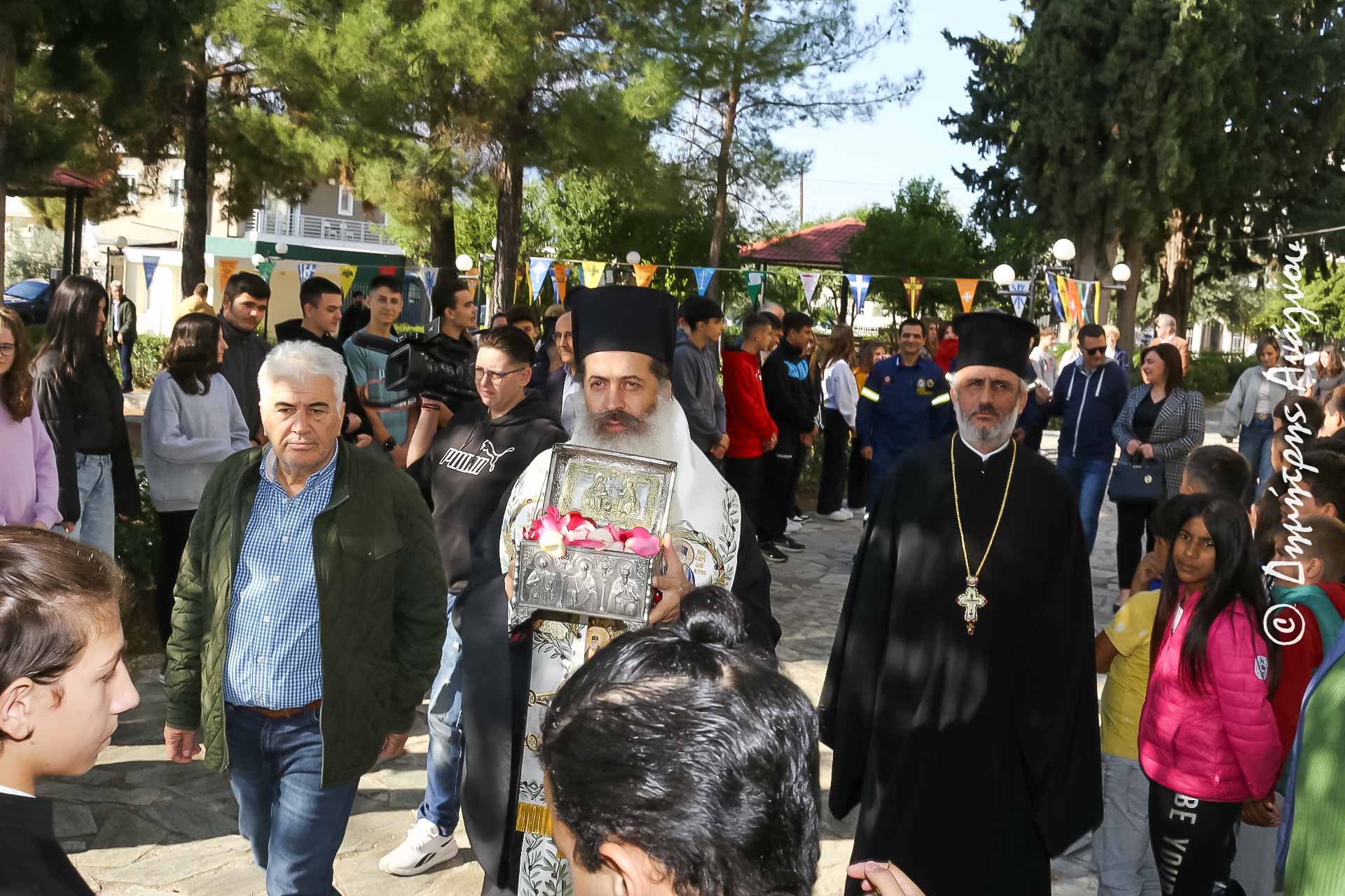 i-timia-kara-tou-osiou Η Τιμία Κάρα του Οσίου Στυλιανού στο Εκκλησιαστικό Σχολείο Λαμίας