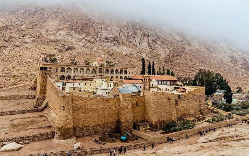 Οι τρείς συνιστώσες του προβλήματος Και το σχέδιον της προδοσίας Τα της Μονής Σινά