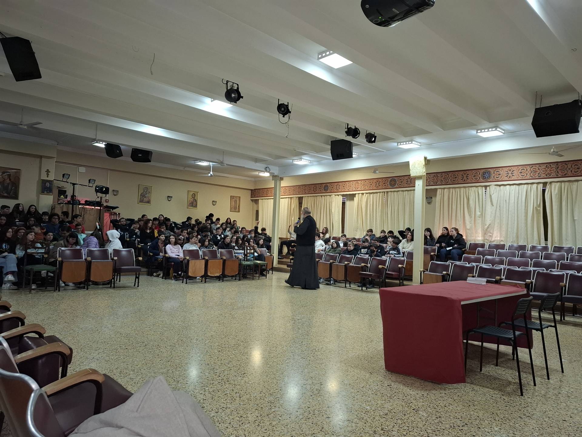 Ίδρυμα Νεότητας της Αρχιεπισκοπής Αθηνών : Διάλογος για την Πρόληψη της βίας με αφορμή το έργο των Τριών Ιεραρχών