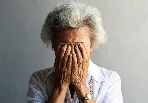 Εγκεφαλικό από τον συνδυασμό εμβολίων Pfizer για Covid και γρίπης την ίδια μέρα!
