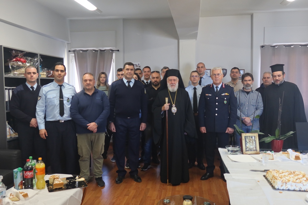 IMG_3174 Τη Βασιλόπιτα των Αστυνομικών ευλόγησε ο Σύρου Δωρόθεος