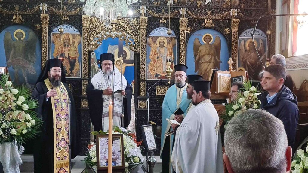 Σε βαρύ κλίμα η κηδεία του 57χρονου Γεωργίου Φωτόπουλου στην Αμφιθέα Μεσσηνίας