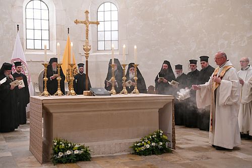 ine-vivlika-profitevmeni-i-enosi Είναι βιβλικά προφητευμένη η ένωση της Εκκλησίας με τον αμετανόητο αιρετικό παπισμό;