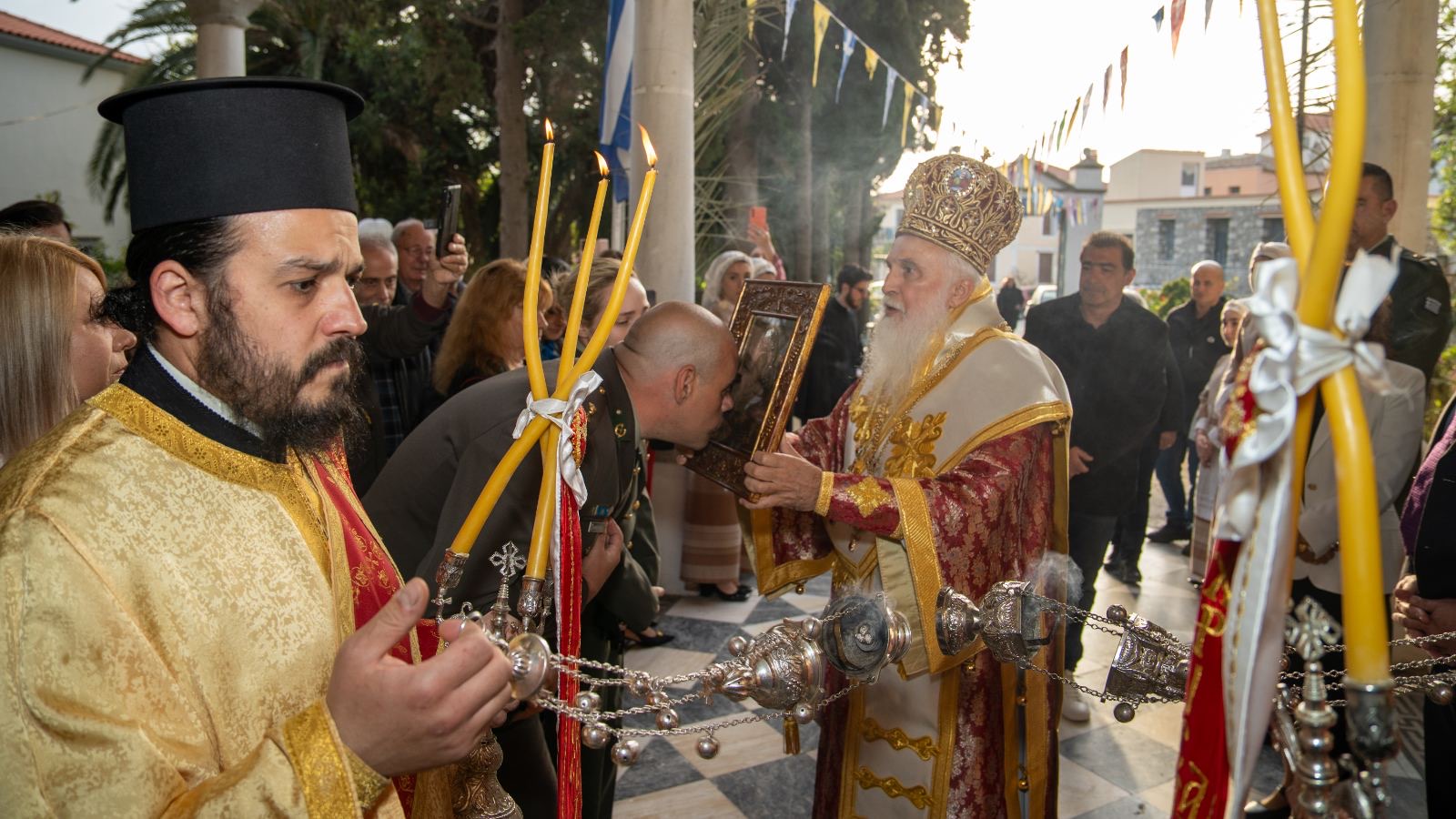 ipodochi-tis-ieras-ikonos-tis