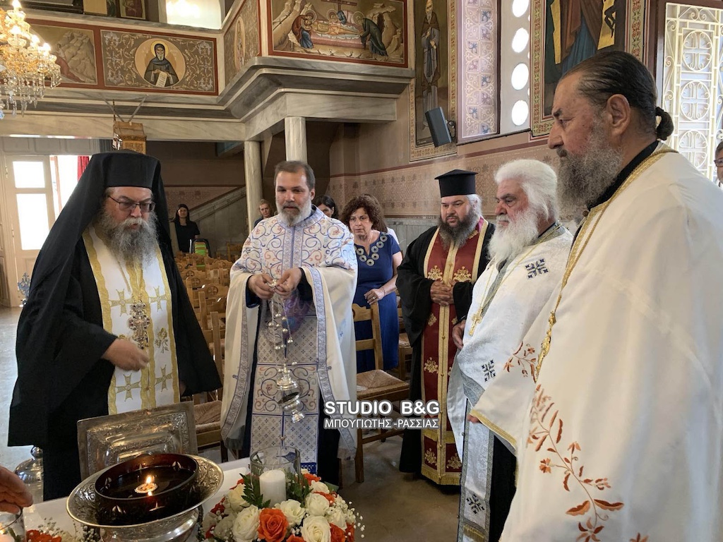 ipodochi-tou-ierou-lipsanou-tis Υποδοχή του ιερού λειψάνου της πολιούχου της Άρτας Αγίας Θεοδώρας στο Λυγουριό Αργολίδας
