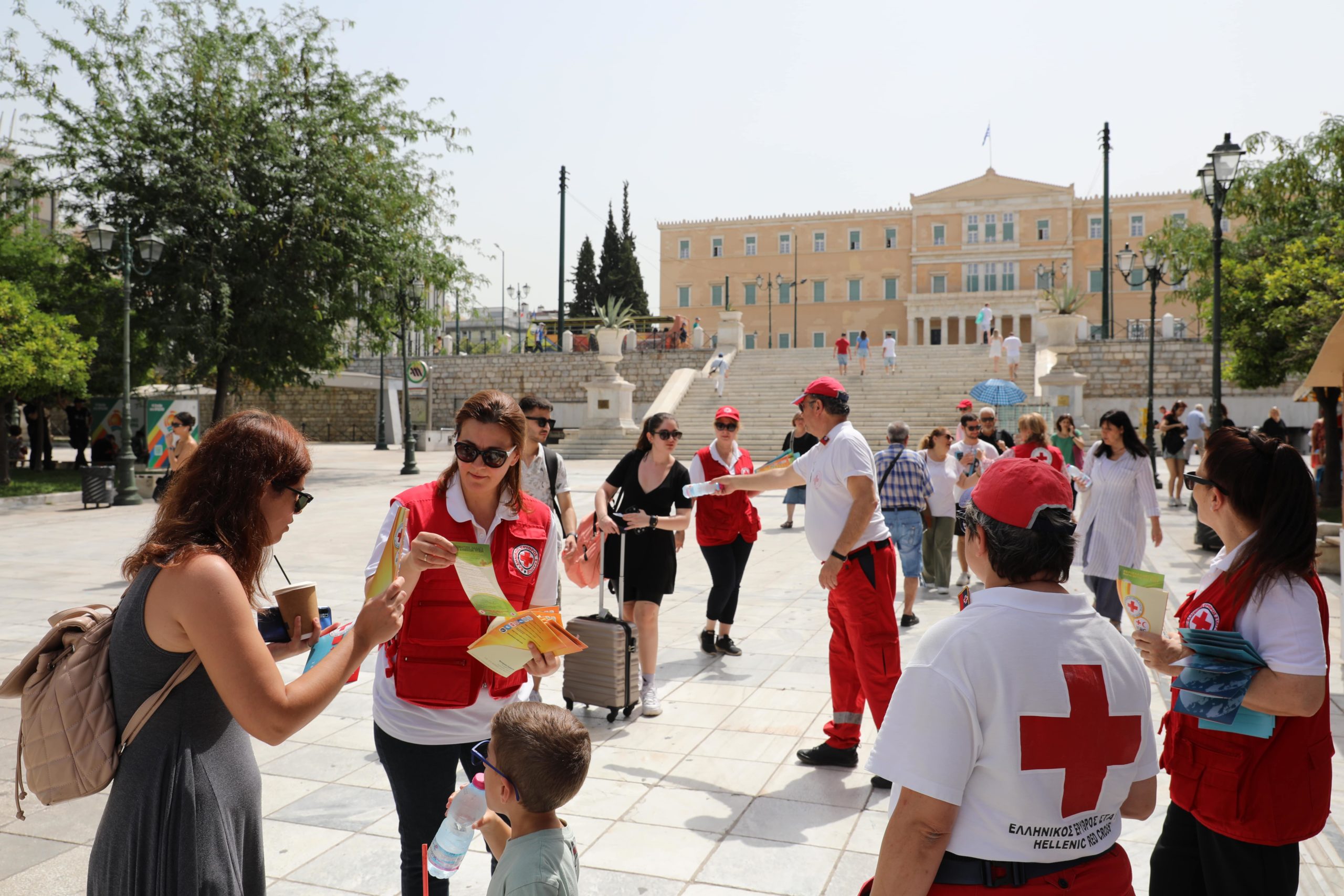 ipostirixi-politon-apo-ton-elliniko Υποστήριξη πολιτών από τον Ελληνικό Ερυθρό Σταυρό ενόψει καύσωνα