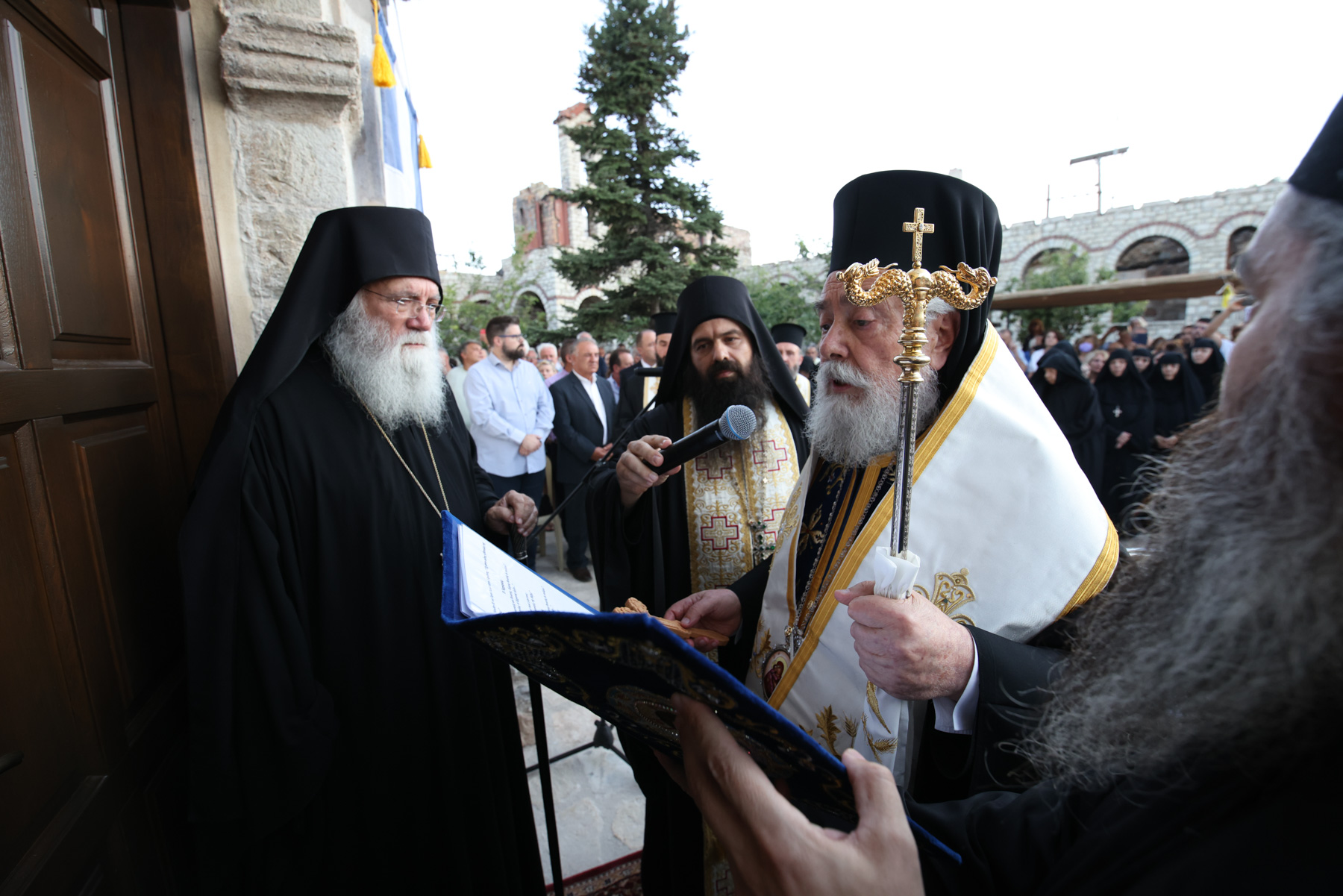 istorika-thiranixia-stin-i.-m Ιστορικά θυρανοίξια στην Ι. Μ. Παναγίας Βαρνακόβης της Ιεράς Μητροπόλεως Φωκίδος