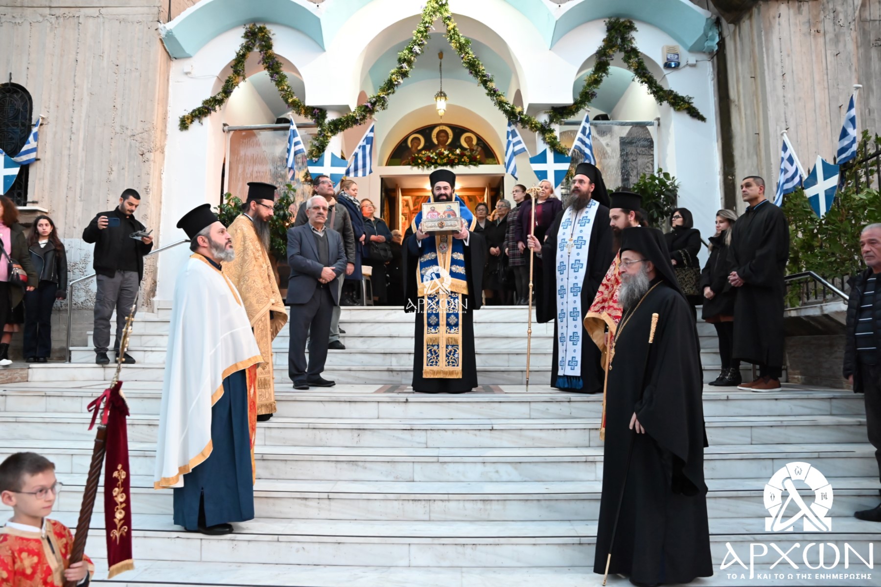 lampri-ipodochi-ton-lipsanon-Αg Λαμπρή υποδοχή των λειψάνων Αγ. Ραφαήλ, Νικολάου & Ειρήνης στο Πέραμα
