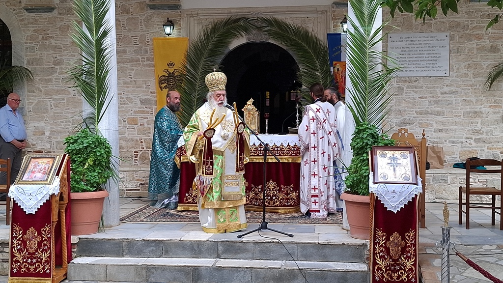 lampros-o-eortasmos-tou-timiou Λαμπρός ο εορτασμός του Τιμίου Σταυρού στην Ι. Μ. Σάμου