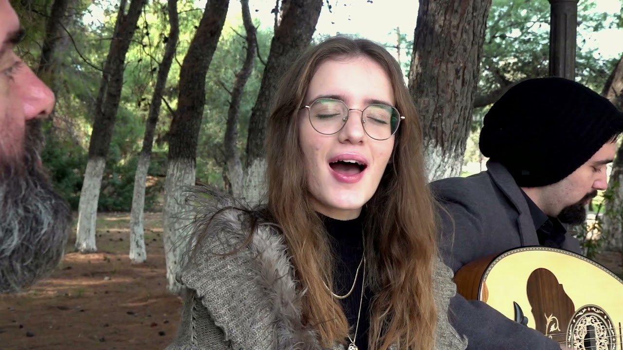 Voice: Η 17χρονη κόρη ιερέα