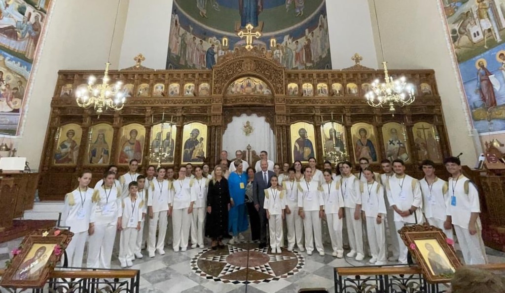 me-epitichia-oloklirothike-i-sinavlia Με επιτυχία ολοκληρώθηκε η συναυλία της νεανικής χορωδίας Κέρκυρας στη Μητρόπολη Κυδωνίας
