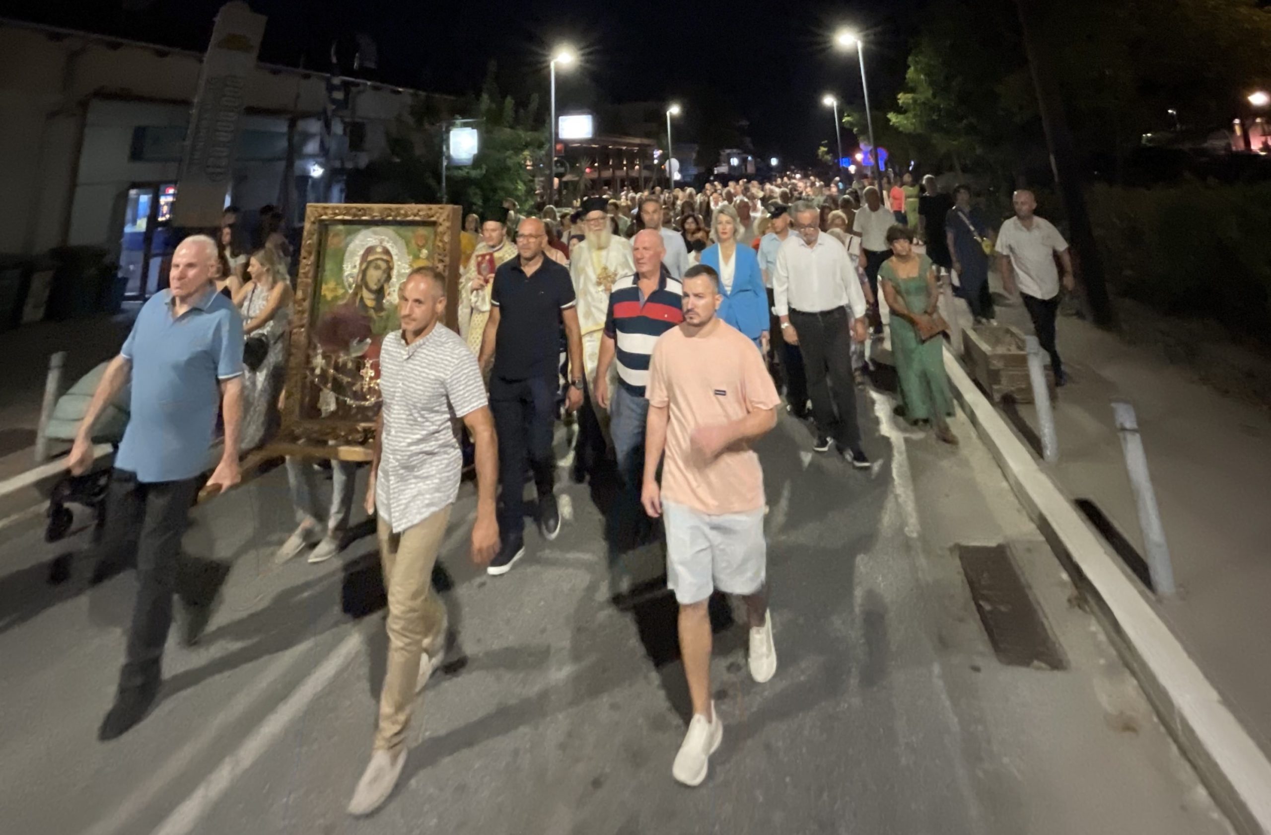 megaloprepa-panigirise-o-kathedrikos-naos Μεγαλόπρεπα πανηγύρισε ο Καθεδρικός Ναός της Παναγίας στην Ιερισσό