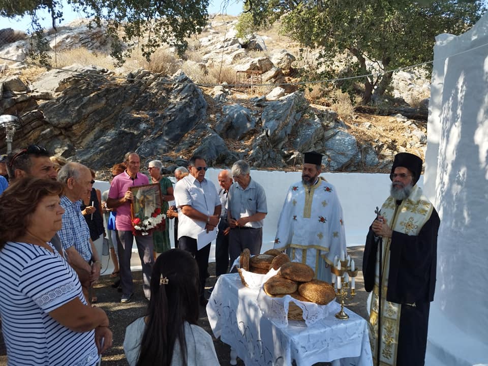 metheortes-thies-litourgies-sti-mitropoli Μεθέορτες Θείες Λειτουργίες στη Μητρόπολη Σύμης