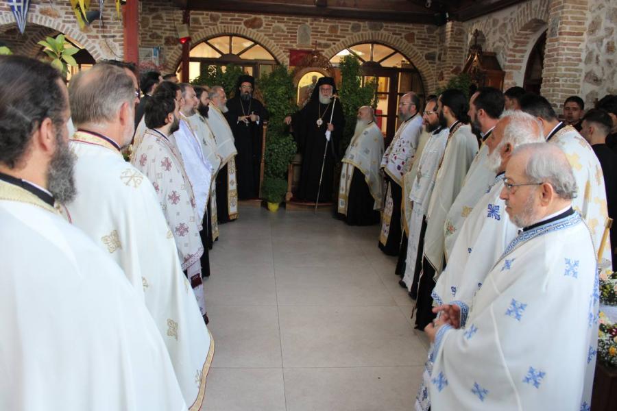 mitropoli-iliou-panigiri-ke-chirothesia Μητρόπολη Ιλίου: Πανήγυρη και χειροθεσία Πνευματικού στην Ι. Μ. Αγίου Παντελεήμονος