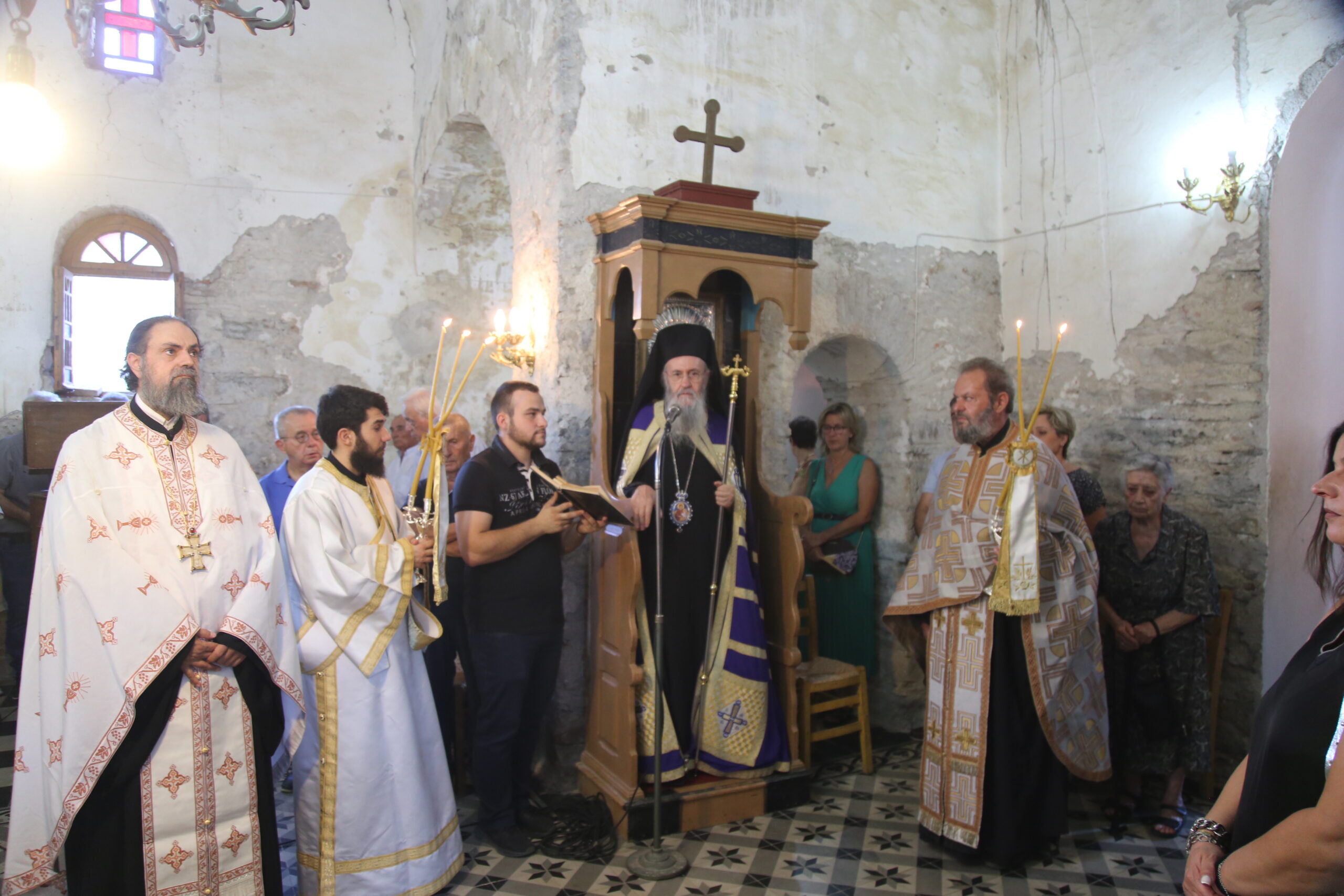 mitropolitis-nafpaktou-prepi-na-timoume Μητροπολίτης Ναυπάκτου: Πρέπει να τιμούμε και να βοηθούμε κάθε μητέρα (ΦΩΤΟ)