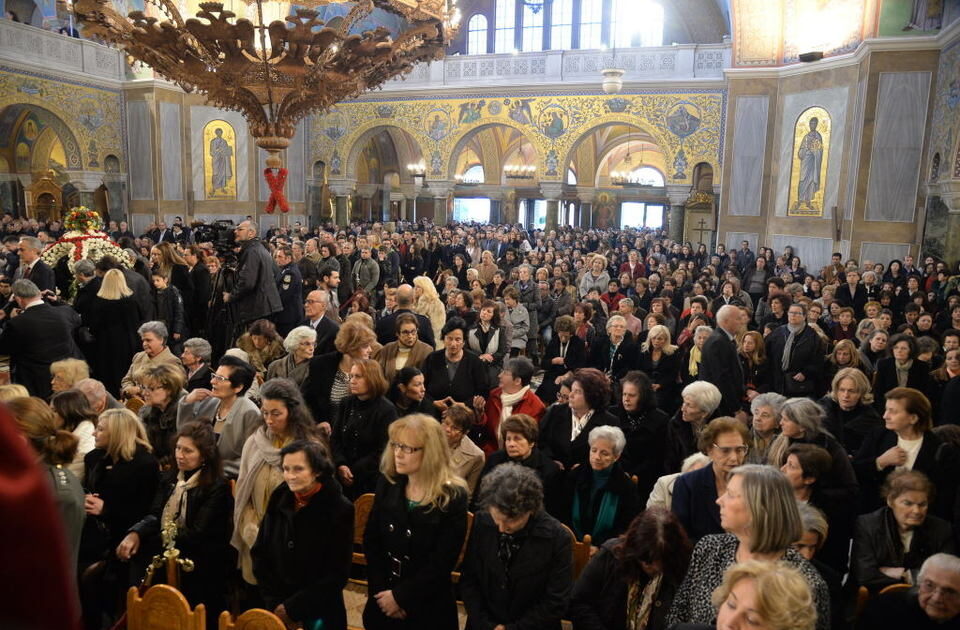 Να χωρίζονται οι θέσεις ανδρών και γυναικών στο ναό (Βίντεο)